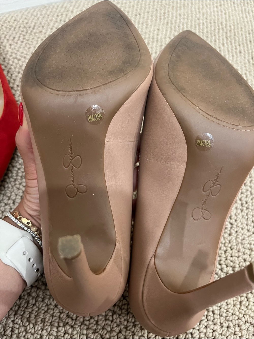 Like new! Classic Pointed-Toe High Heel Pumps in Nude - Picture 11 of 12